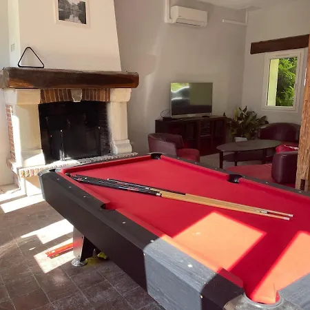 Tatil Evi La Cour De Flaubert Le Héron